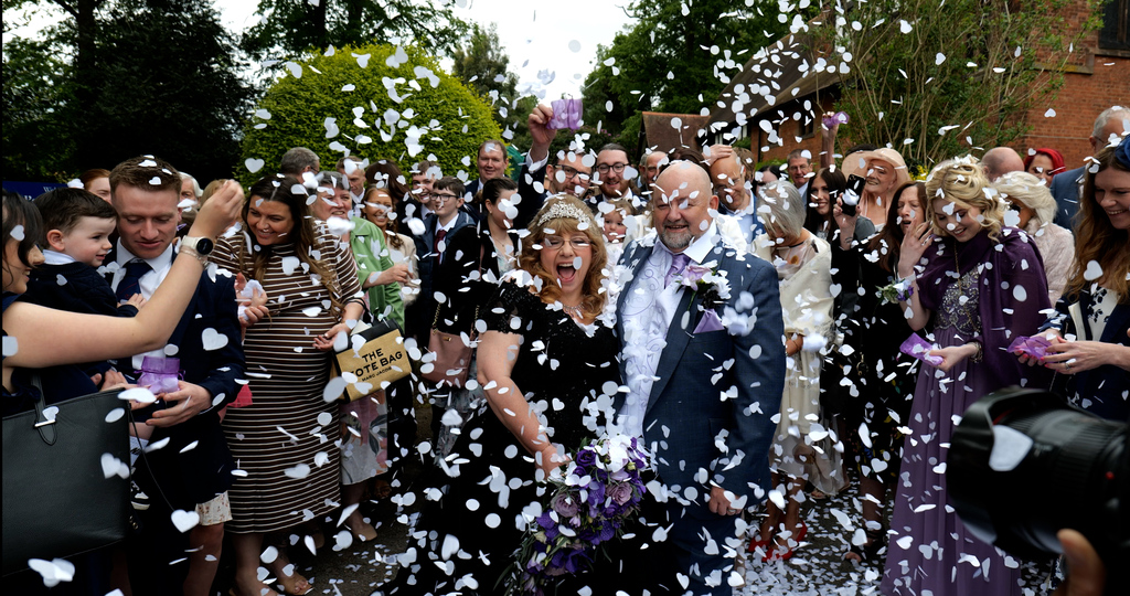 white oak wedding films confetti shot